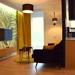 W&k - Gold - Klimatyzacja, Parking W Garazu, Faktura Vat, 5 Min Od Dworca Διαμέρισμα Κοστζαλίν