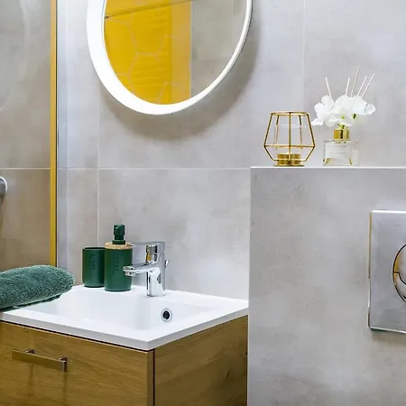 W&k - Gold - Klimatyzacja, Parking W Garażu, Faktura Vat, 5 Min Od Dworca Apartament