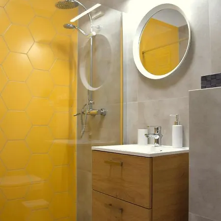 Apartament W&k - Gold - Klimatyzacja, Parking W Garażu, Faktura Vat, 5 Min Od Dworca *