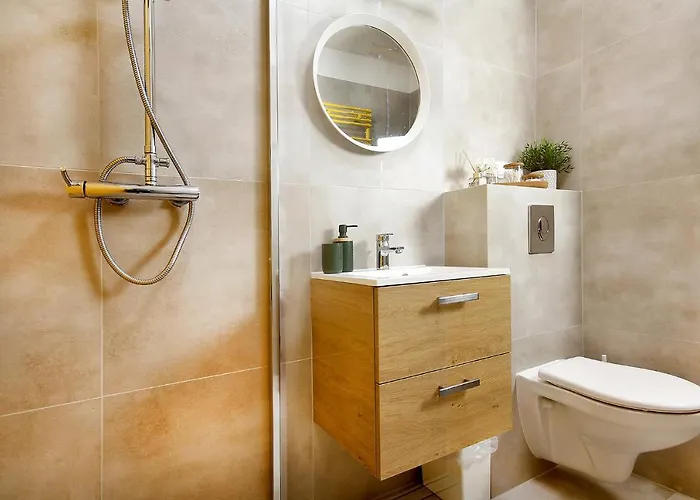 Appartement W&k - Gold - Klimatyzacja, Parking W Garazu, Faktura Vat, 5 Min Od Dworca Koszalin